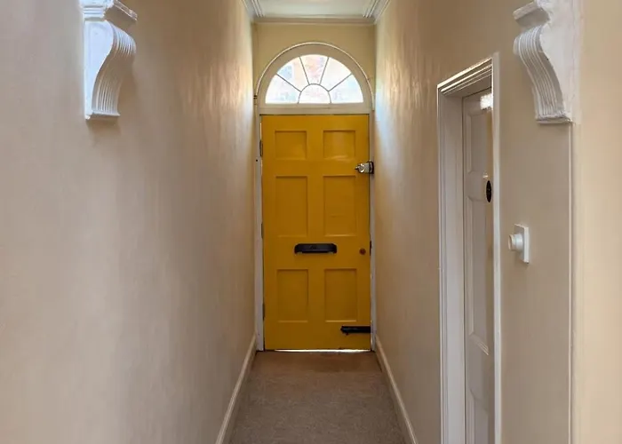 In Hotwells Apartment